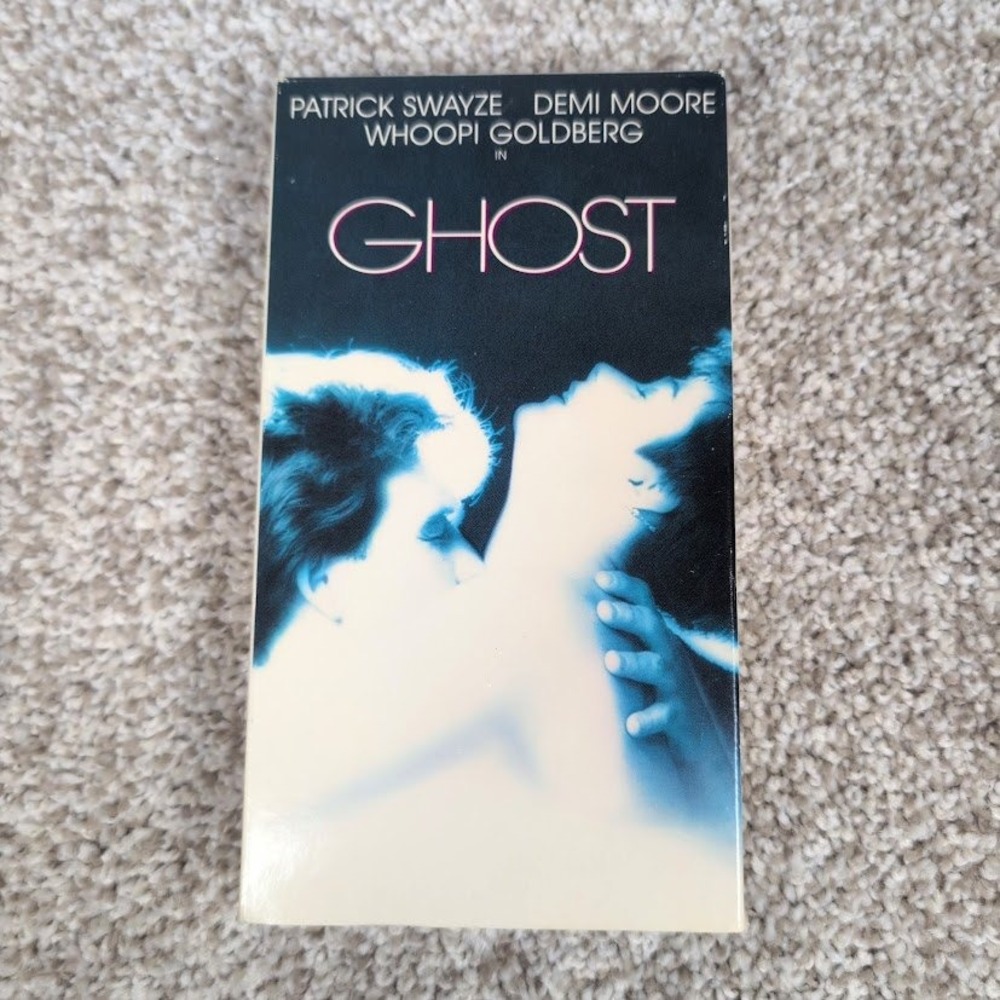 Ghost 1990 Patrick Swayze Demi Moore Whoopi Goldberg VHS Movie Tape Paramount‎